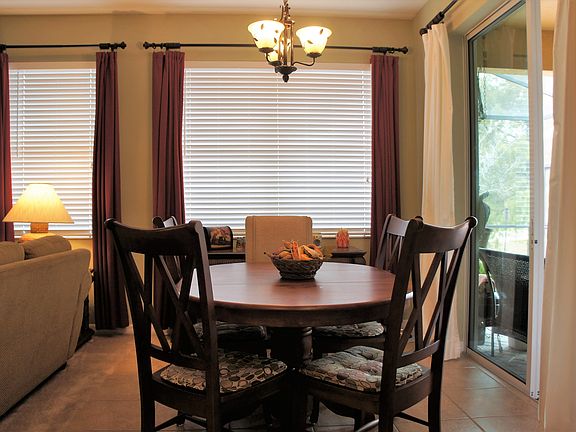 Bright Dinette