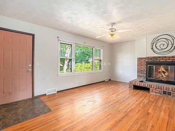 3rd image of 1121 Kingston Ave