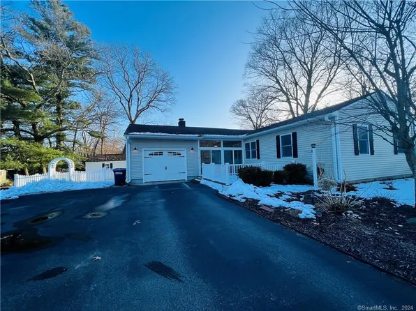 17 Hartshorn Street, Killingly, CT 06239