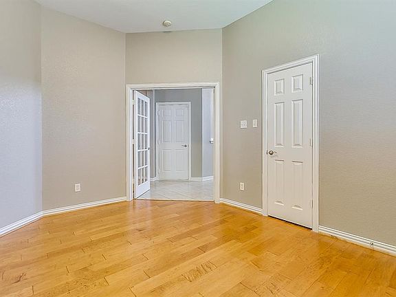 3rd image of 5720 Redgum Dr
