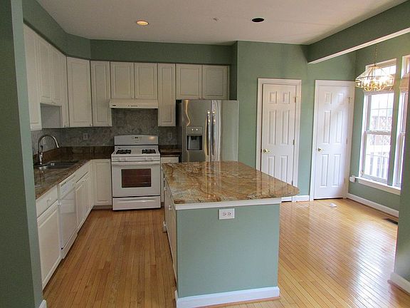 2nd image of 13705 Lambertina Pl