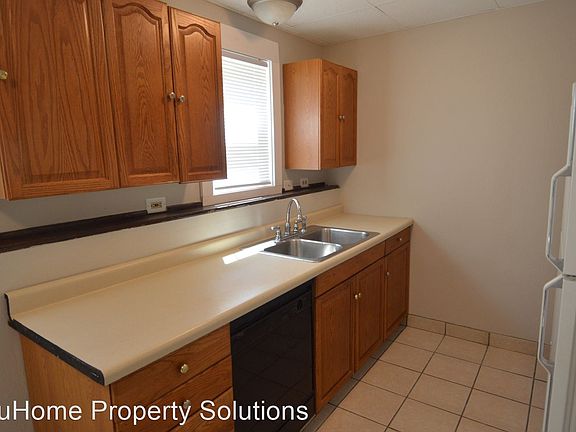 3rd image of 119 Cottonwood St #16