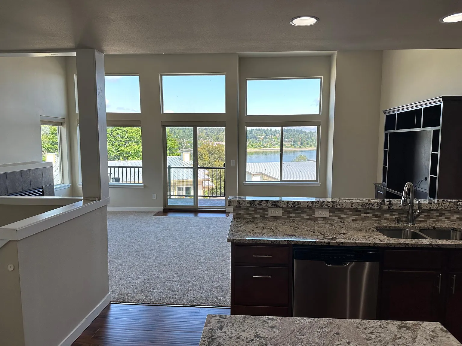 2545 Waterside Ln — Photo 3