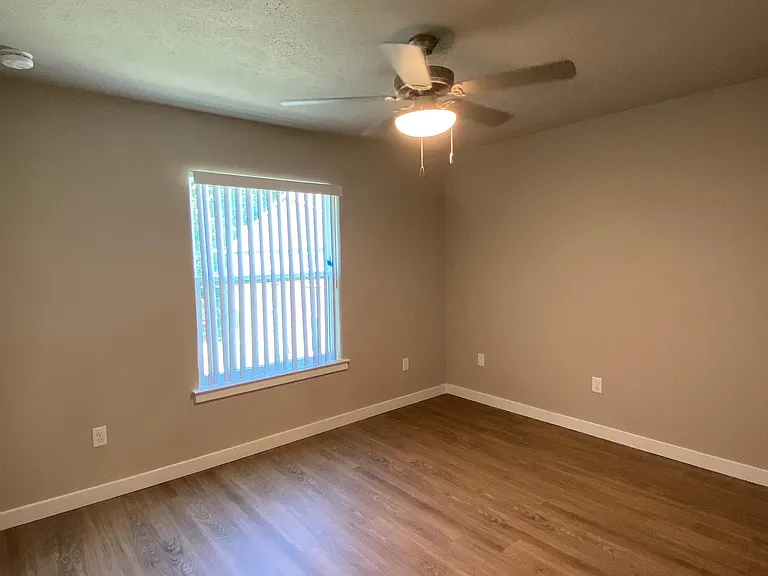 Unit bedroom