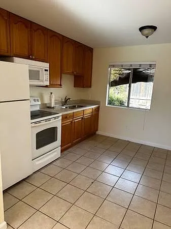 2 bed, $2,300 — Photo 3