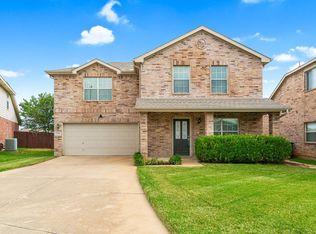 1136 April Springs Dr, Fort Worth, TX 76134