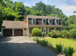6 Val Ct, Hamburg, NJ 07419