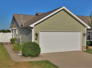 10565 Maine Dr, Crown Point, IN 46307