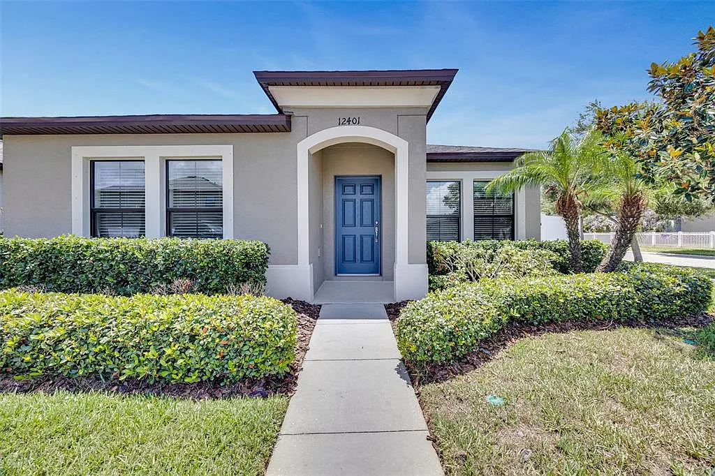 3 bed, 2.0 bath, 1458 sqft, $2,400 — Photo 3