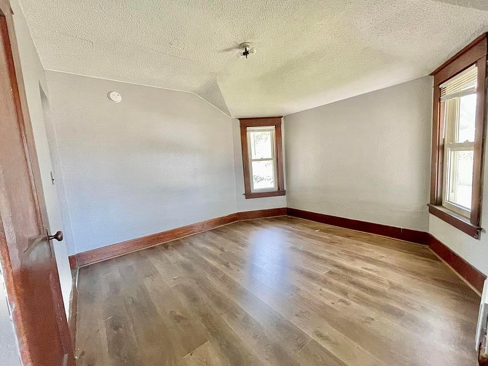 upper level living room