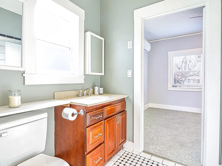364 N M St — Photo 26