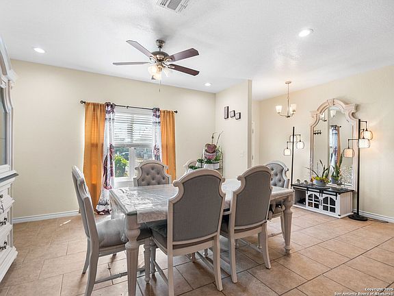 5th image of 9639 Maria Isabell Drive