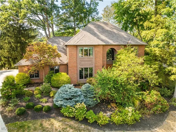 4063 Dunoon Cir NW, Canton, OH 44718