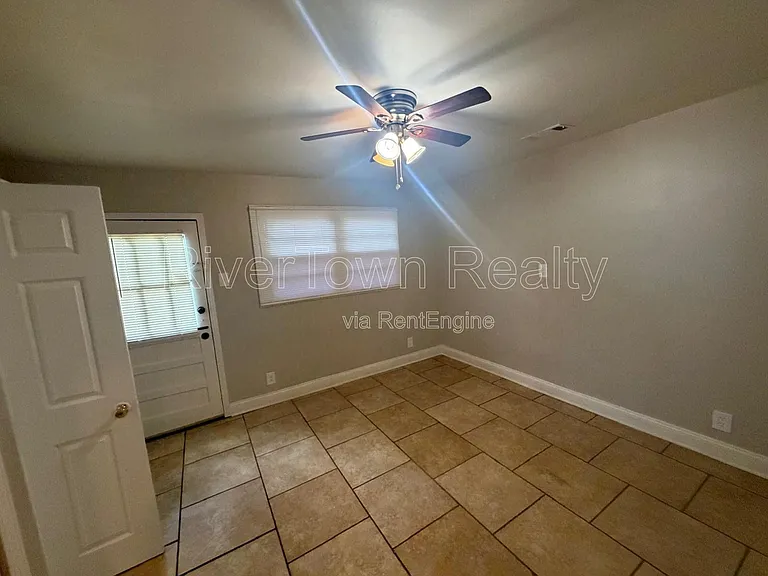3633 N Lloyd Cir — Photo 6