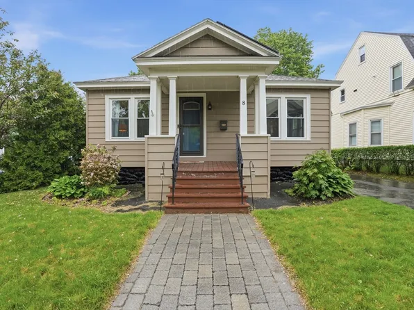 8 Carver St, Worcester, MA 01604