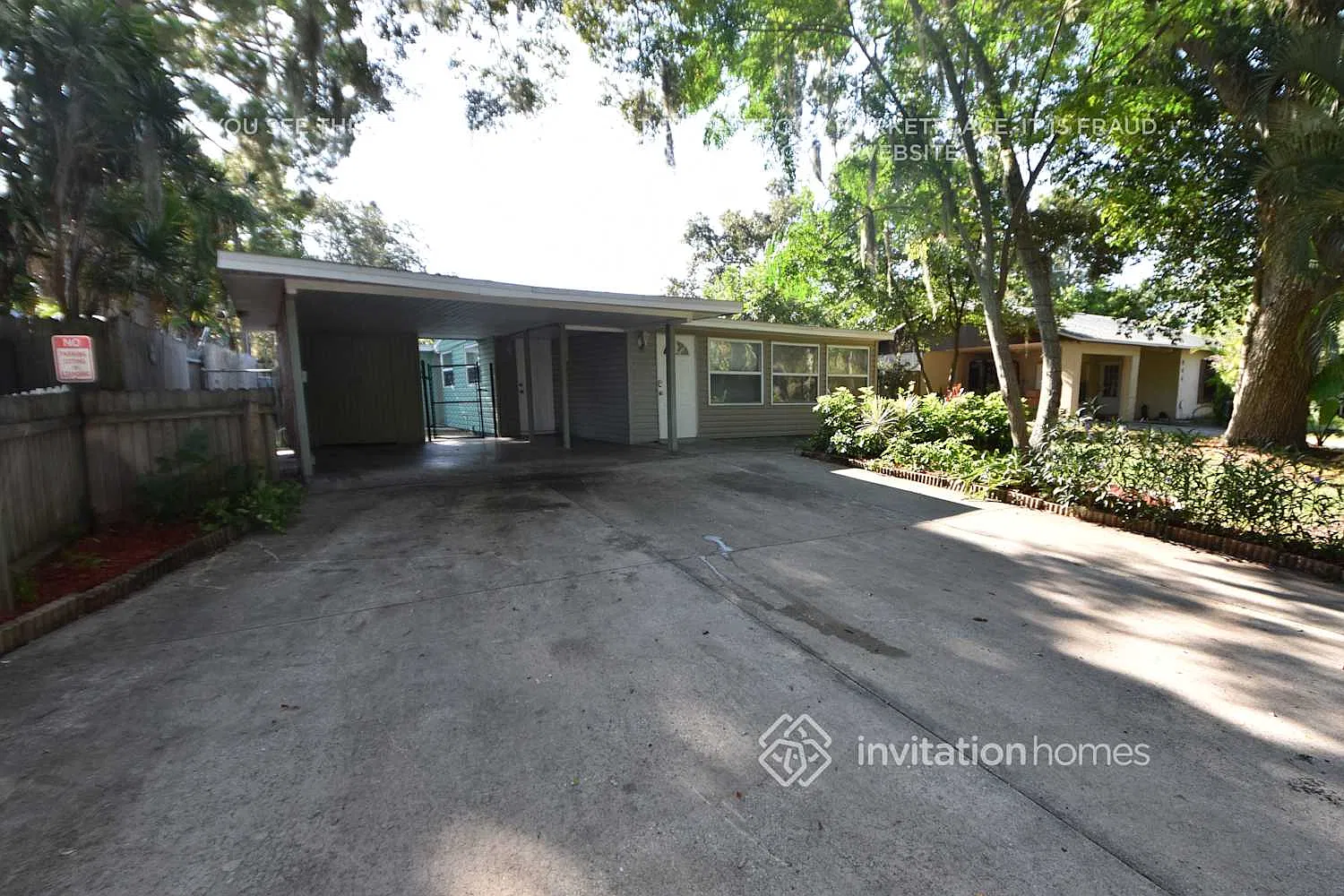 924 Brookwood Dr S Saint Petersburg, FL 33707 — Photo 2