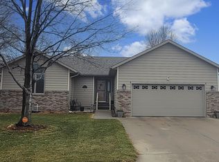 22 La Vista Rd, Kearney, NE 68845