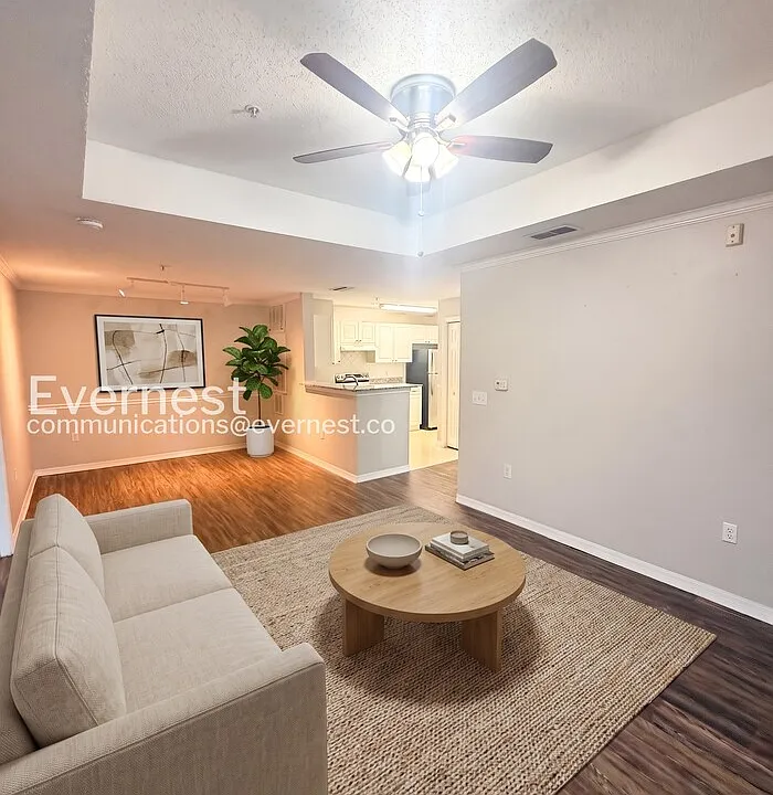 18001 Richmond Place Dr #1032