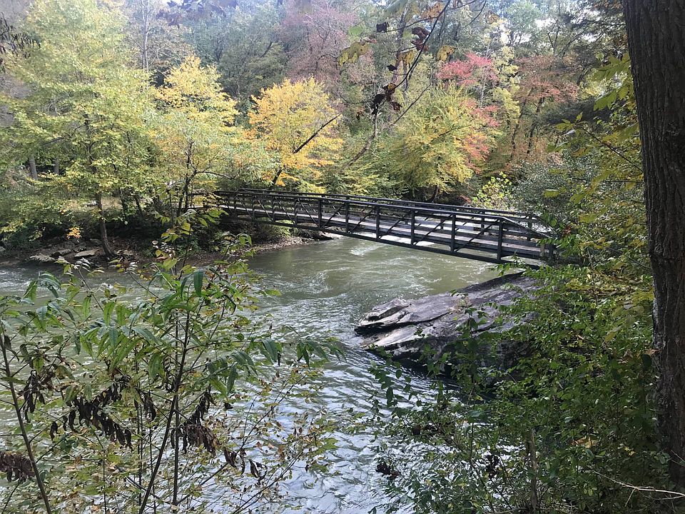 1st image of 100 Creek View Ln