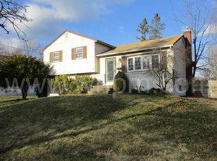 36 Hilton Rd, Mount Holly, NJ 08060