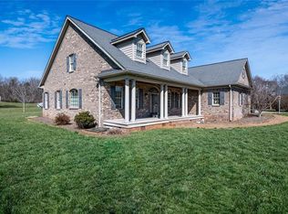 4712 White Eagle Ln, Hickory, NC 28602