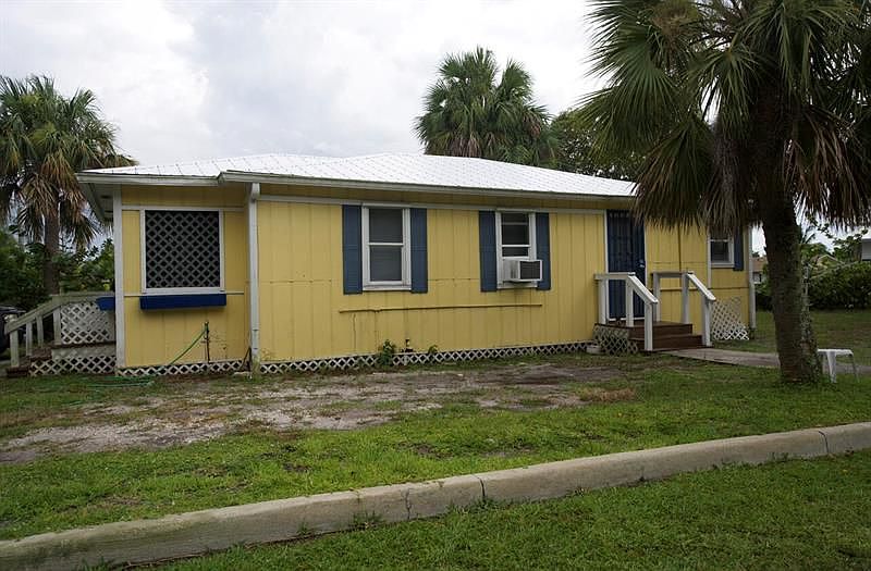 2nd image of 920 SE Bayou Ave #B