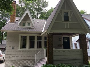 25 Amherst Rd, Pleasant Ridge, MI 48069