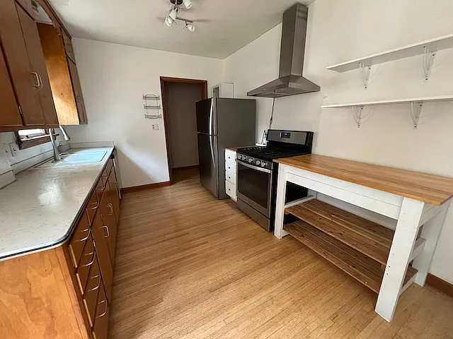 159 W Pacemont Rd — Photo 4