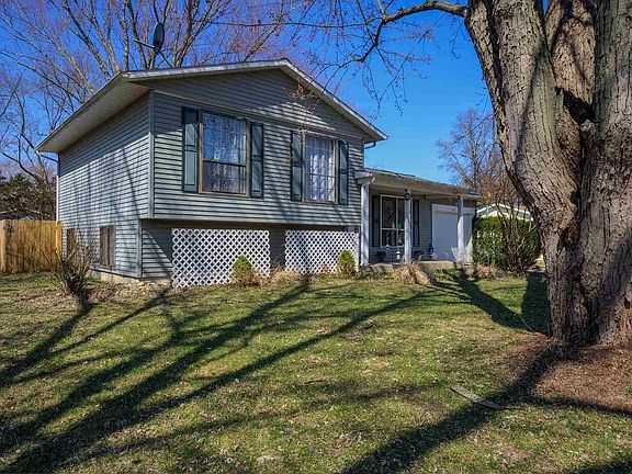 2nd image of 56177 Tanglewood Dr