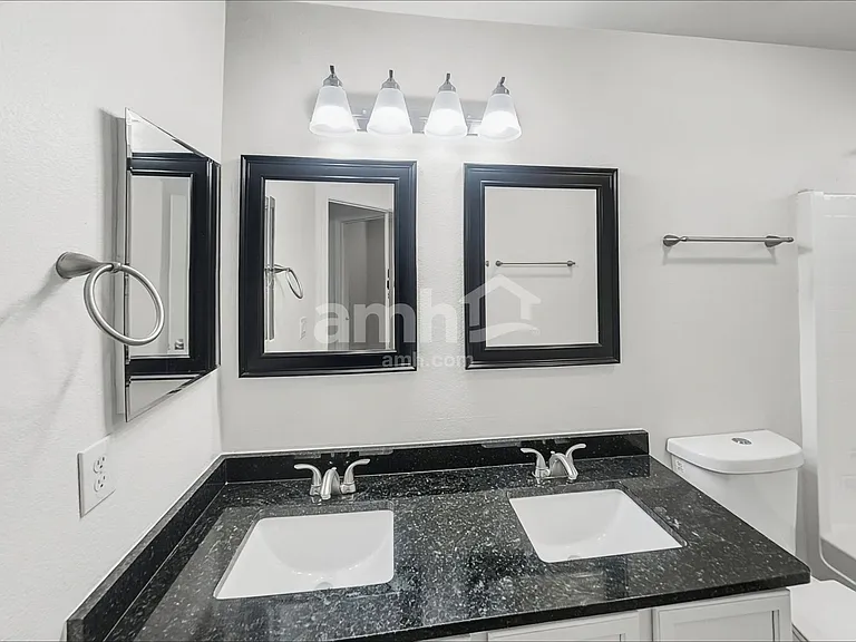 955 S Del Rancho — Photo 16