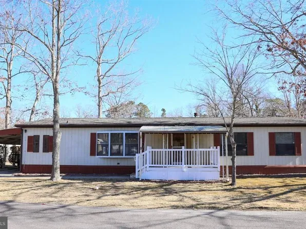 8 Fawn Ln, Egg Harbor City, NJ 08215