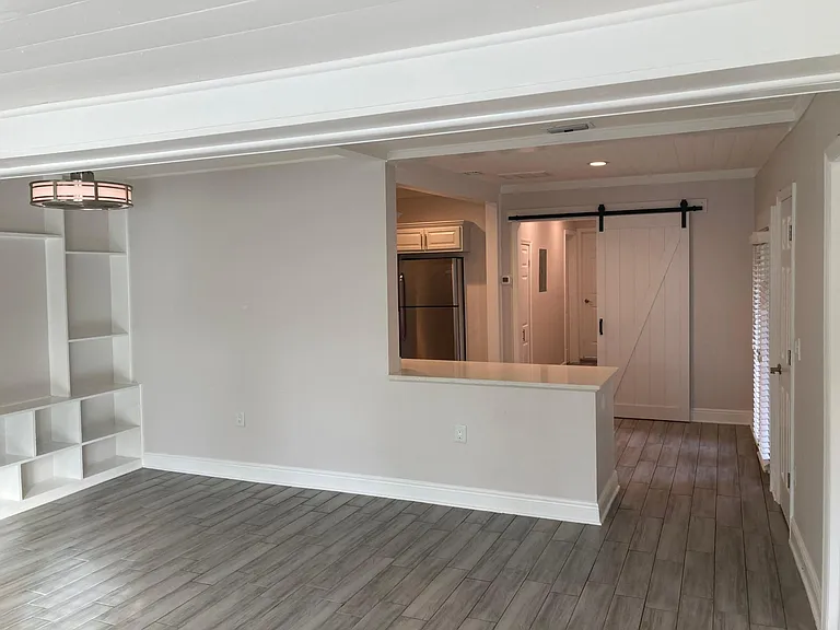 935 Altaloma Ave — Photo 4