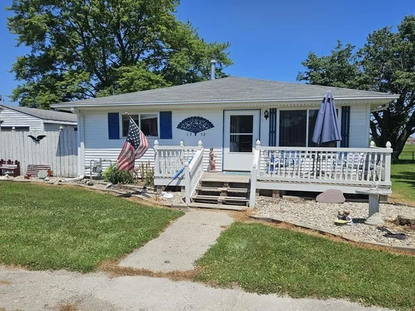 1752 W Green St, Frankfort, IN 46041