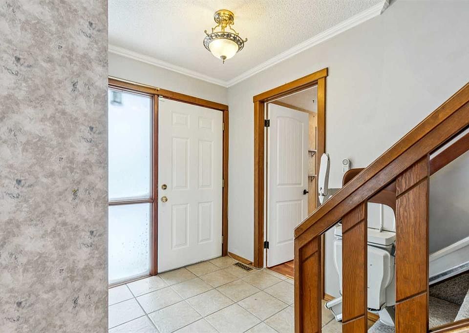 1st image of 3412 W Temple Rd NE