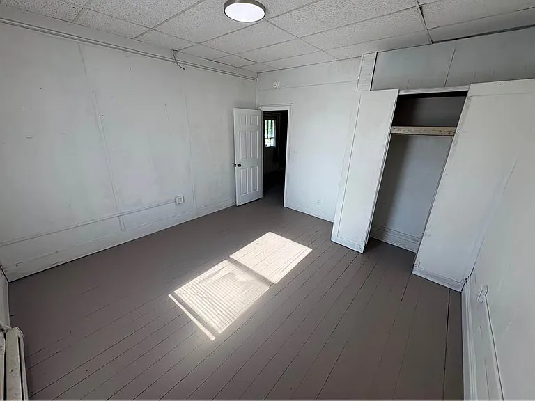 400 N Anderson St #400 — Photo 7