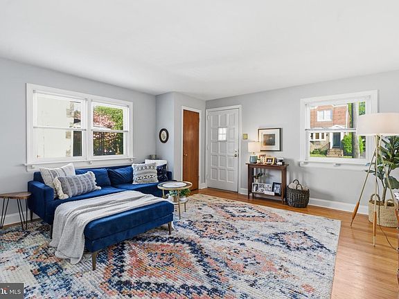 4th image of 31 W Marthart Ave