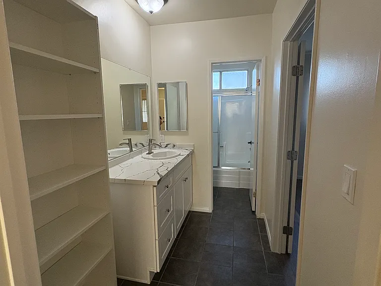 6460 Mammoth Ave #210 — Photo 8