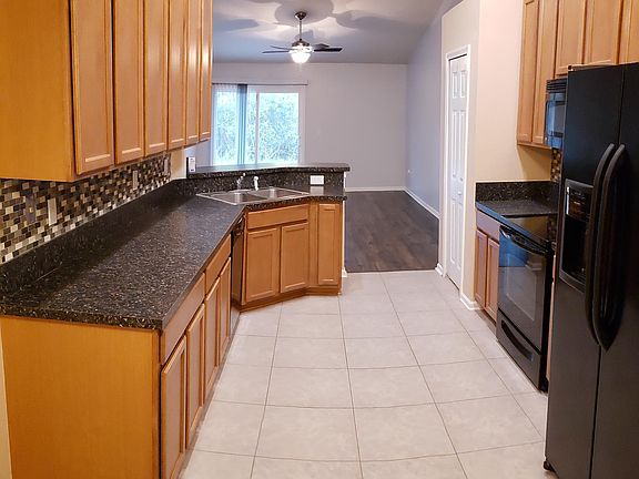 4th image of 178 N Aberdeenshire Dr