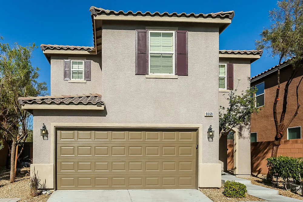 3 bed, 2.5 bath, 1633 sqft, $2,120 — Photo 1