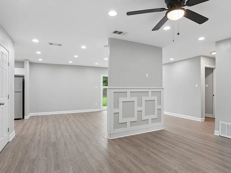 2308 Devonshire Dr #A — Photo 2
