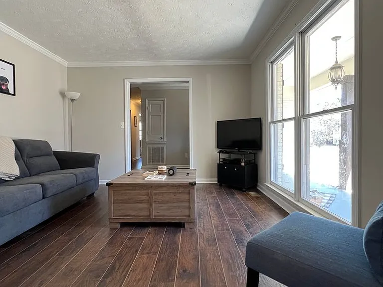 2020 Penrose Dr — Photo 10