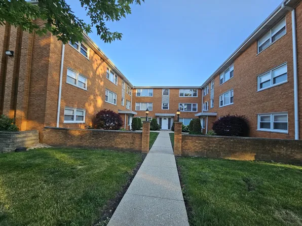 6925 W 64th Pl #2F, Chicago, IL 60638