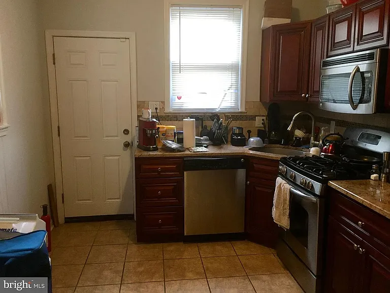 2202 S Woodstock St — Photo 4