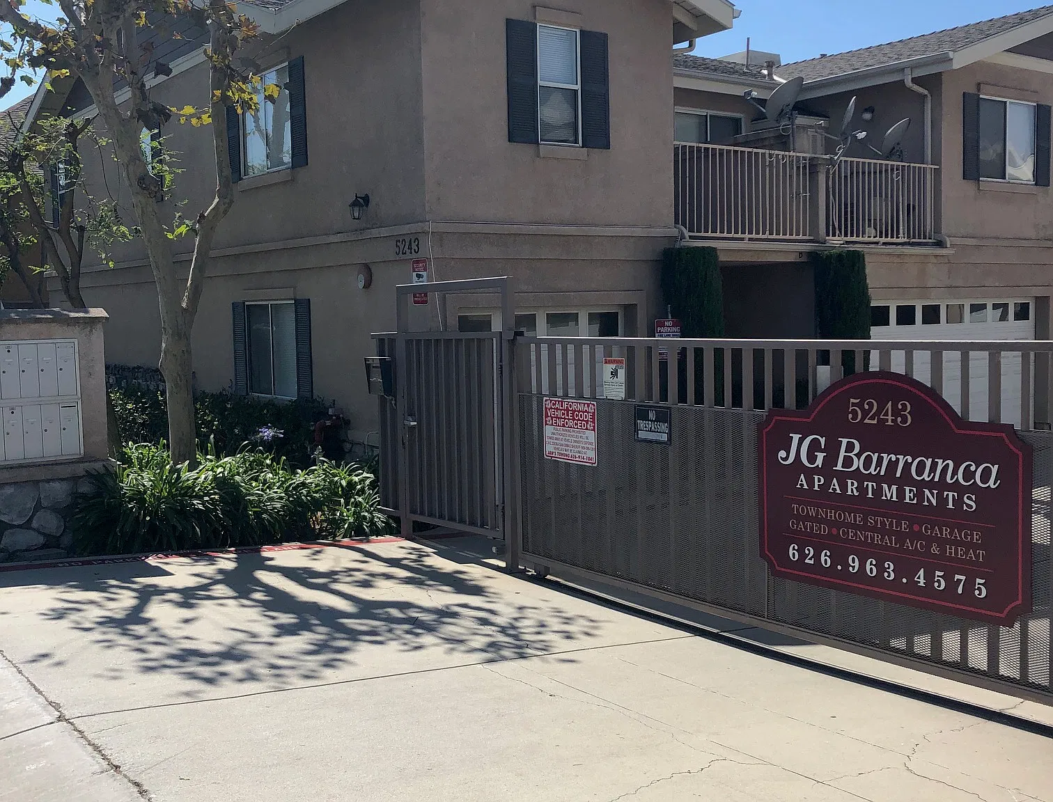 2 bed, 1.5 bath, 1239 sqft, $2,595 — Photo 1