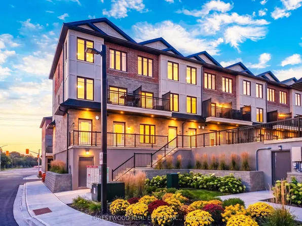 726 Front Royal St #20, Mississauga, ON L4Y 0G6