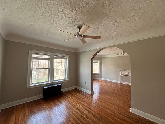 3rd image of 12065 Edgewater Dr APT 15