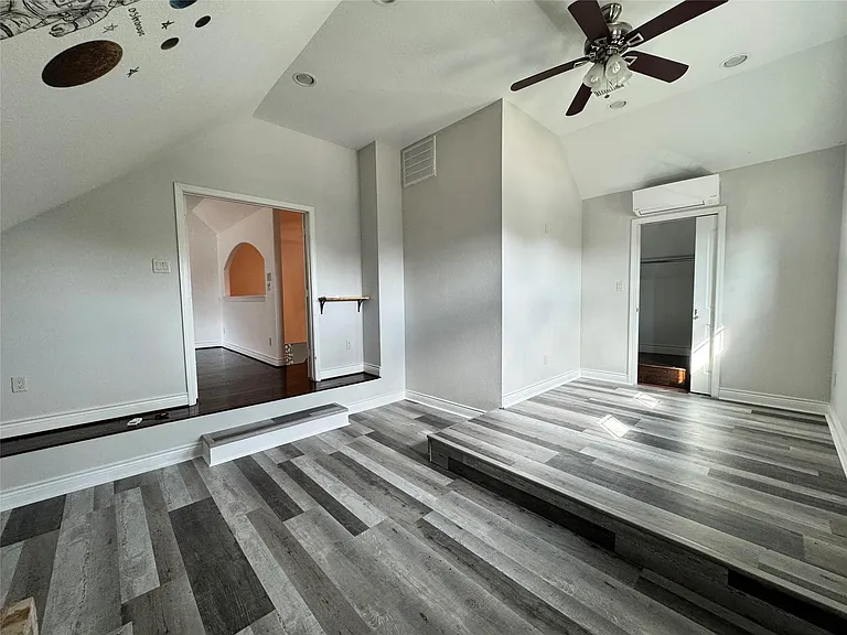 2019 Wild Peregrine Cir — Photo 32