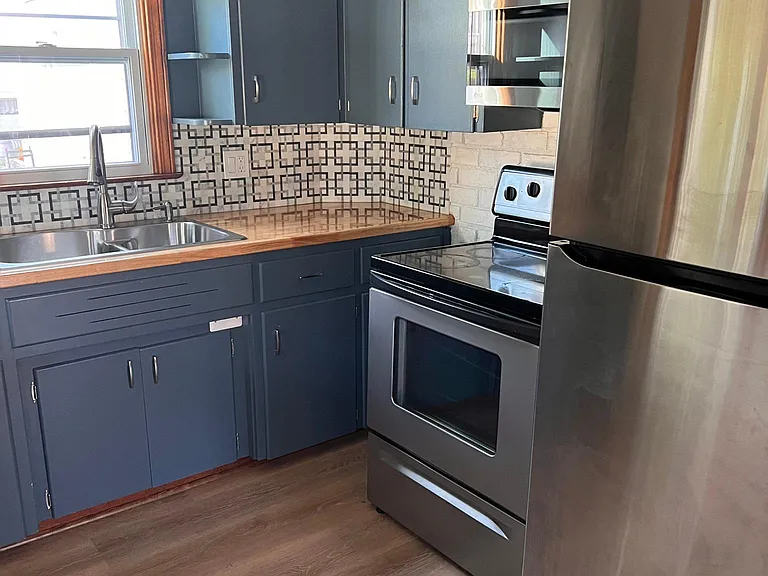 380 Livingston Ave — Photo 1
