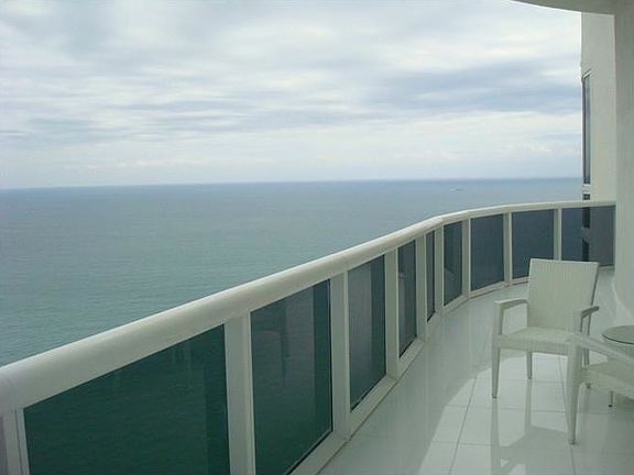 3rd image of 15811 Collins Ave APT 4304