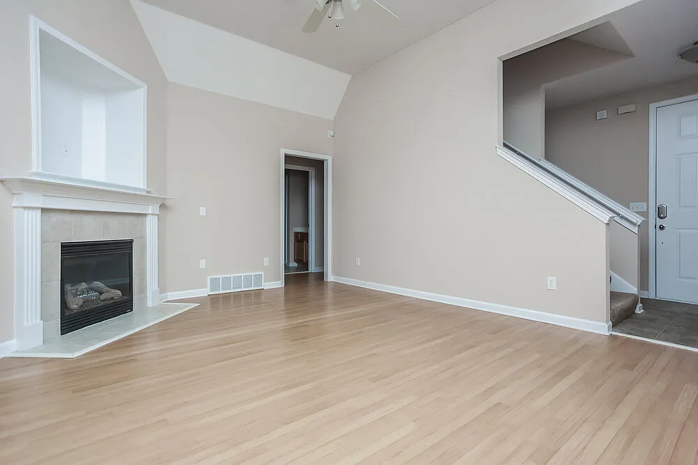3 bed, 2.0 bath, 1796 sqft, $2,800 — Photo 2